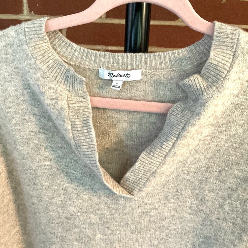 Madewell Wiltshire Wool Blend V-Neck Sweater Beige Quiet Luxury Minimalist S - Picture 7 of 10